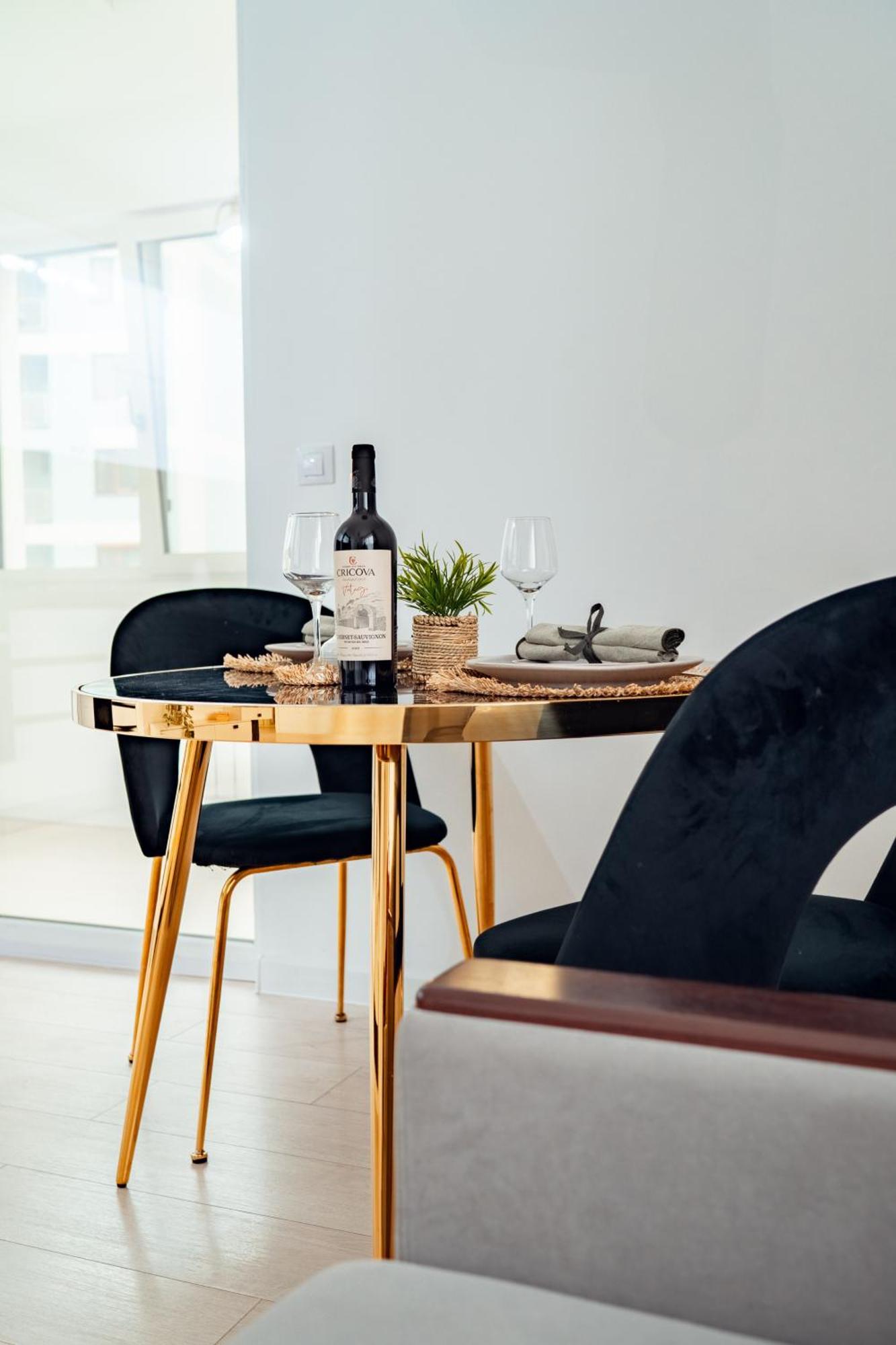 Cozy Aparthotel - Ultracentral Luxury Apartments יאשי מראה חיצוני תמונה